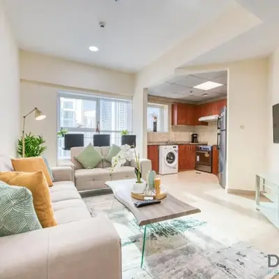 Next to Lake 2BR Apartment Accessible to Metro