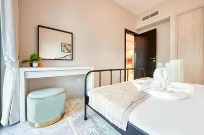 Gallery image of Elite LUX Holiday Homes - Stylish 1 BR Pool & World Class Gym in Dubai South in Dubai Marina