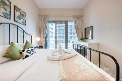 Gallery image of Elite LUX Holiday Homes - Stylish 1 BR Pool & World Class Gym in Dubai South in Dubai Marina