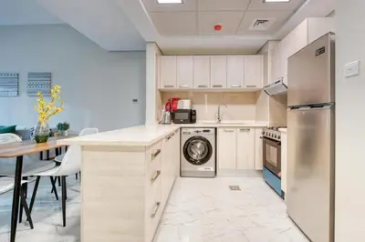 Gallery image of Elite LUX Holiday Homes - Stylish 1 BR Pool & World Class Gym in Dubai South in Dubai Marina