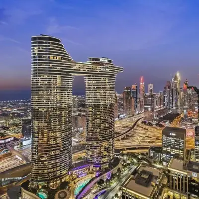 Luxury 2BR with Skyline and Sea Views