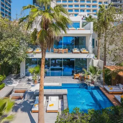 FIVE Palm Beachfront Villa -Private Pool & Jacuzzi