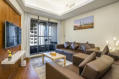Gallery image of ZAPBED House - Spacious 4 BR with Maids Room Near Metro JLT in Dubai