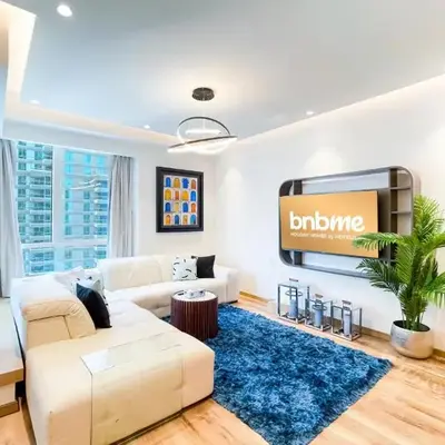 Designer apartment on the Marina Walk
