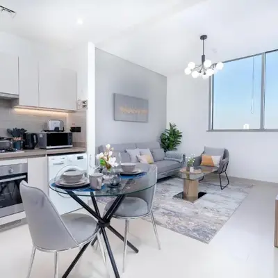 White Sage - Elegant Apartment With Unobstructed City Views