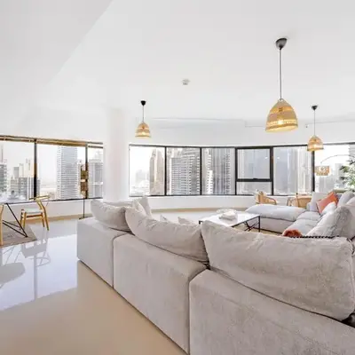 Spacious 3BR with 180˚ Dubai Marina Views