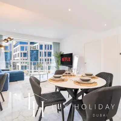 LUX The Pad Executive Suite Canal View 4
