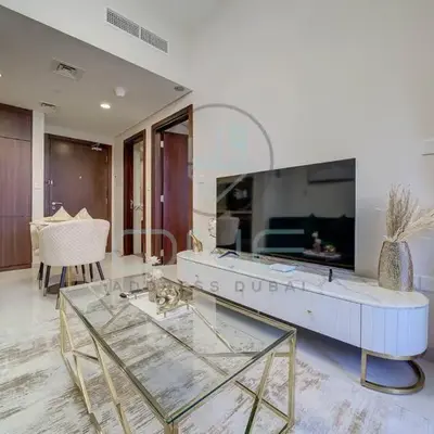 Modern City Retreat Vera Residence