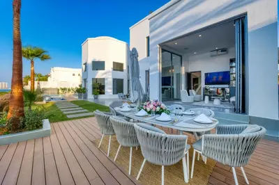 Gallery image of Villa Amalfi by Luxury Explorers Collection in Dubai
