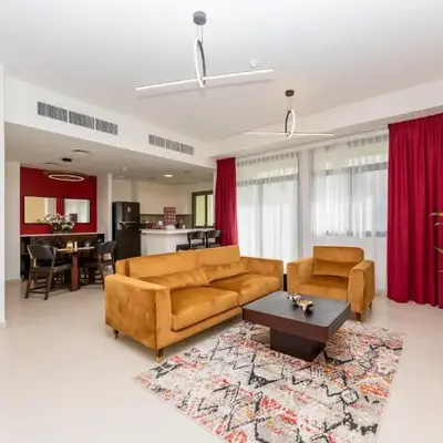 Stunning 4 bedroom townhouse in Townsquare