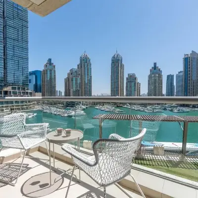Vacay Lettings- Stylish waterfront getaway home